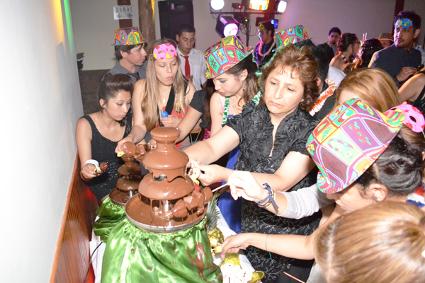 Fiesta con Fuentes de chocolate