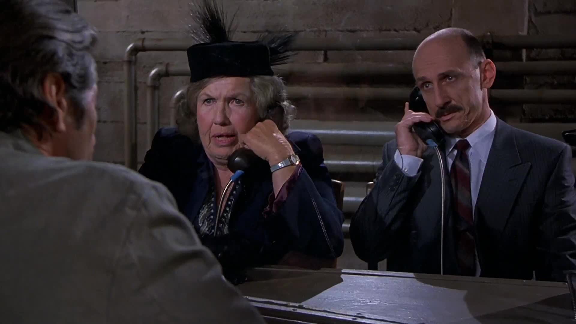 tS3bf - The Naked Gun 33 1_3 [1994] [Full HD 1080] [Ing-Lat]